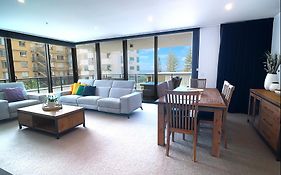 Boardwalk Burleigh Beach - Official